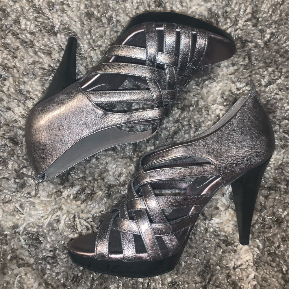 Banana Republic Gunmetal Heel